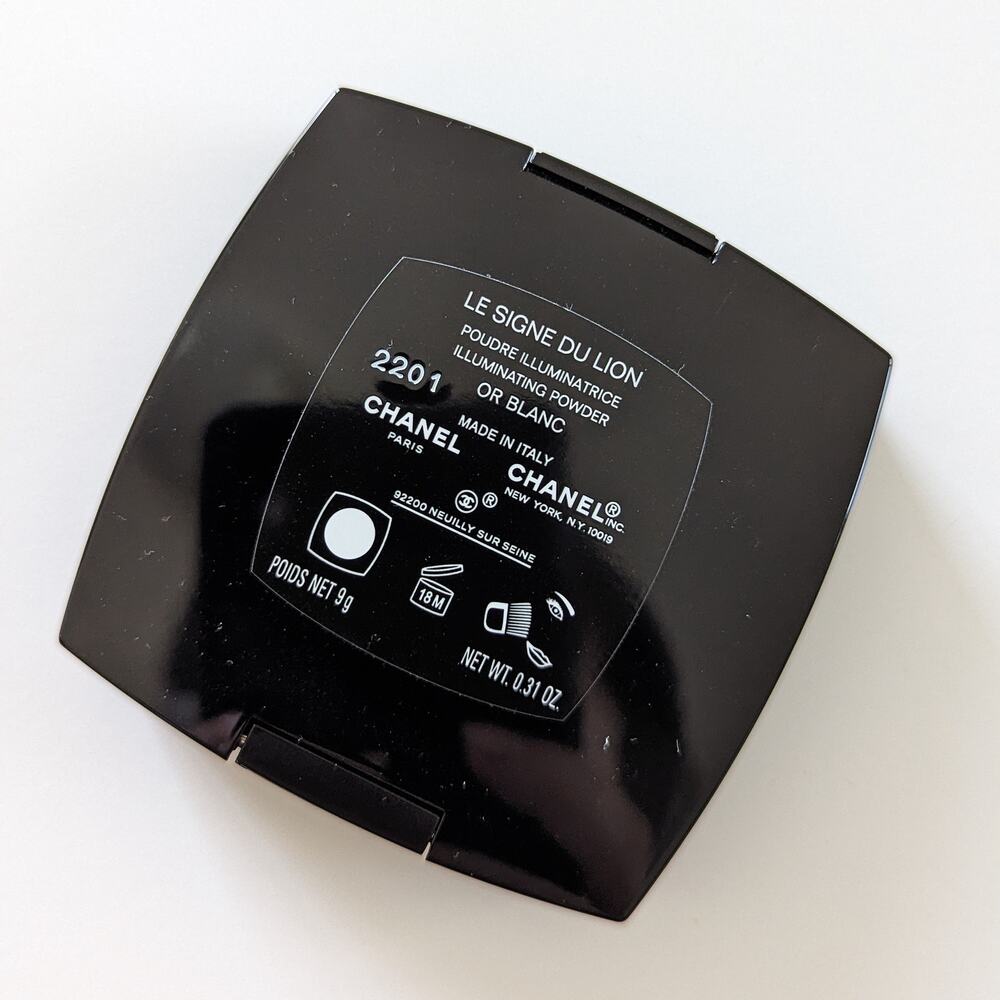 RARE Chanel Le Signe Du Lion Illuminating Powder Or Blanc (full size) - Picture 5 of 9